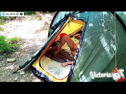 ❤️ ຖ່າຍໃນກ້ອງຖ່າຍຮູບ Passionate jerk off Stranger in a tent ❤❌ ໜັງໂປ້ ຢູ່ພວກເຮົາ